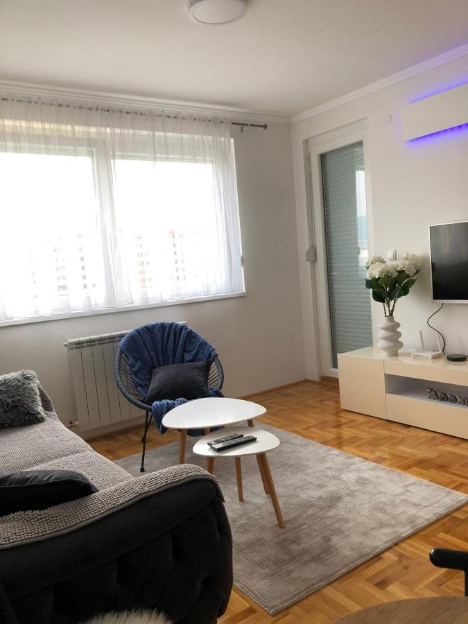 Apartman Ml Lukavica Exteriér fotografie